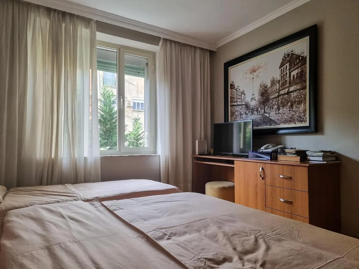 Tirana Center Cozy Apartment